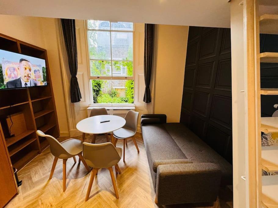 Trio'S Haven In Portebello Road London Exterior photo